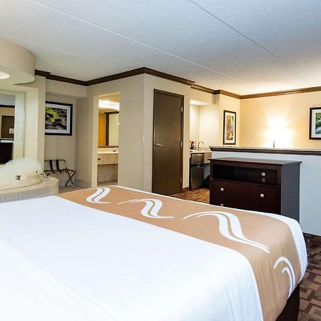 Quality Inn & Suites Quakertown-Allentown エクステリア 写真