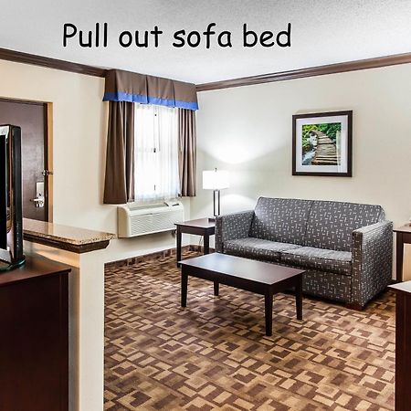 Quality Inn & Suites Quakertown-Allentown エクステリア 写真