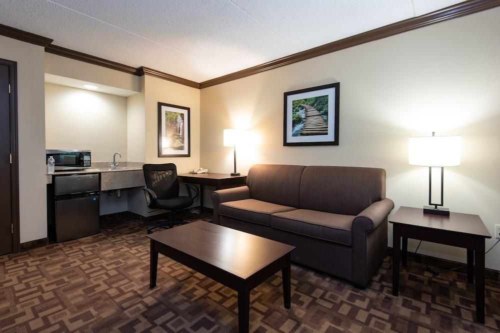 Quality Inn & Suites Quakertown-Allentown エクステリア 写真