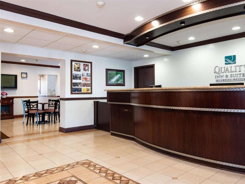 Quality Inn & Suites Quakertown-Allentown エクステリア 写真