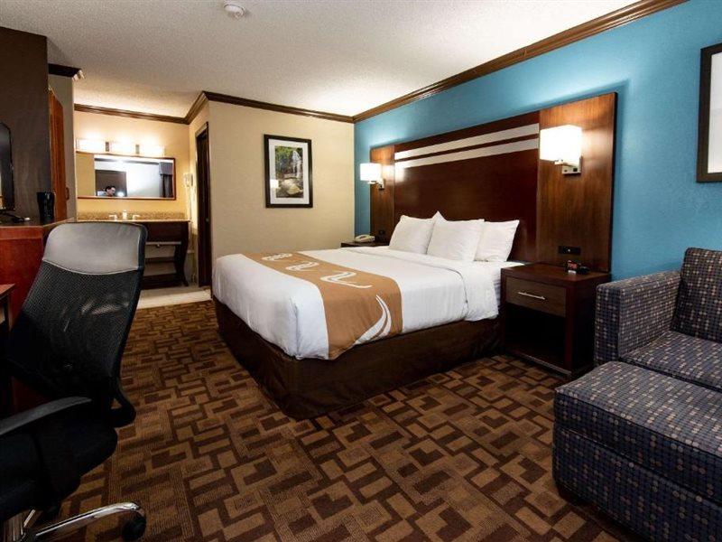 Quality Inn & Suites Quakertown-Allentown エクステリア 写真