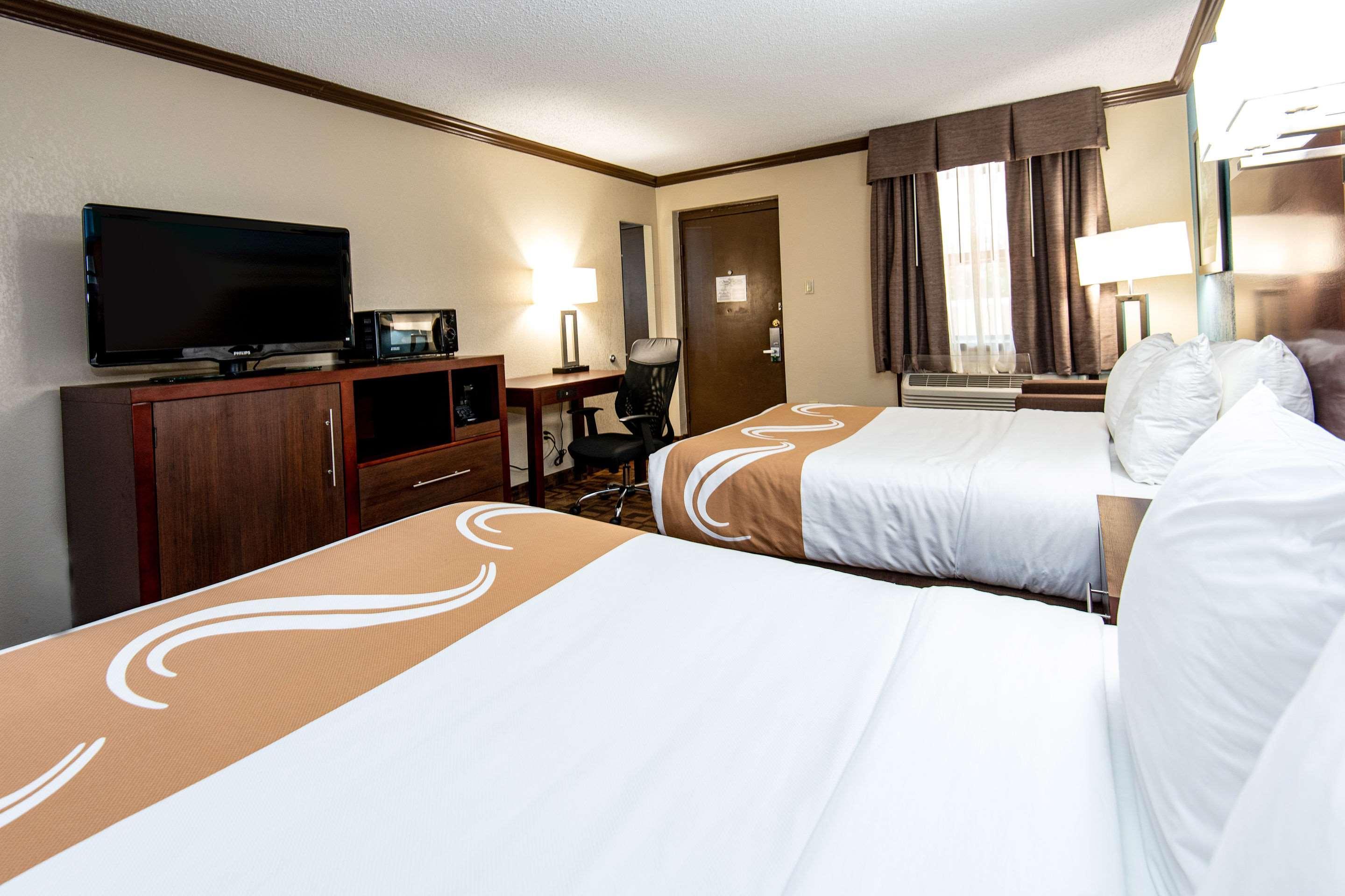 Quality Inn & Suites Quakertown-Allentown エクステリア 写真