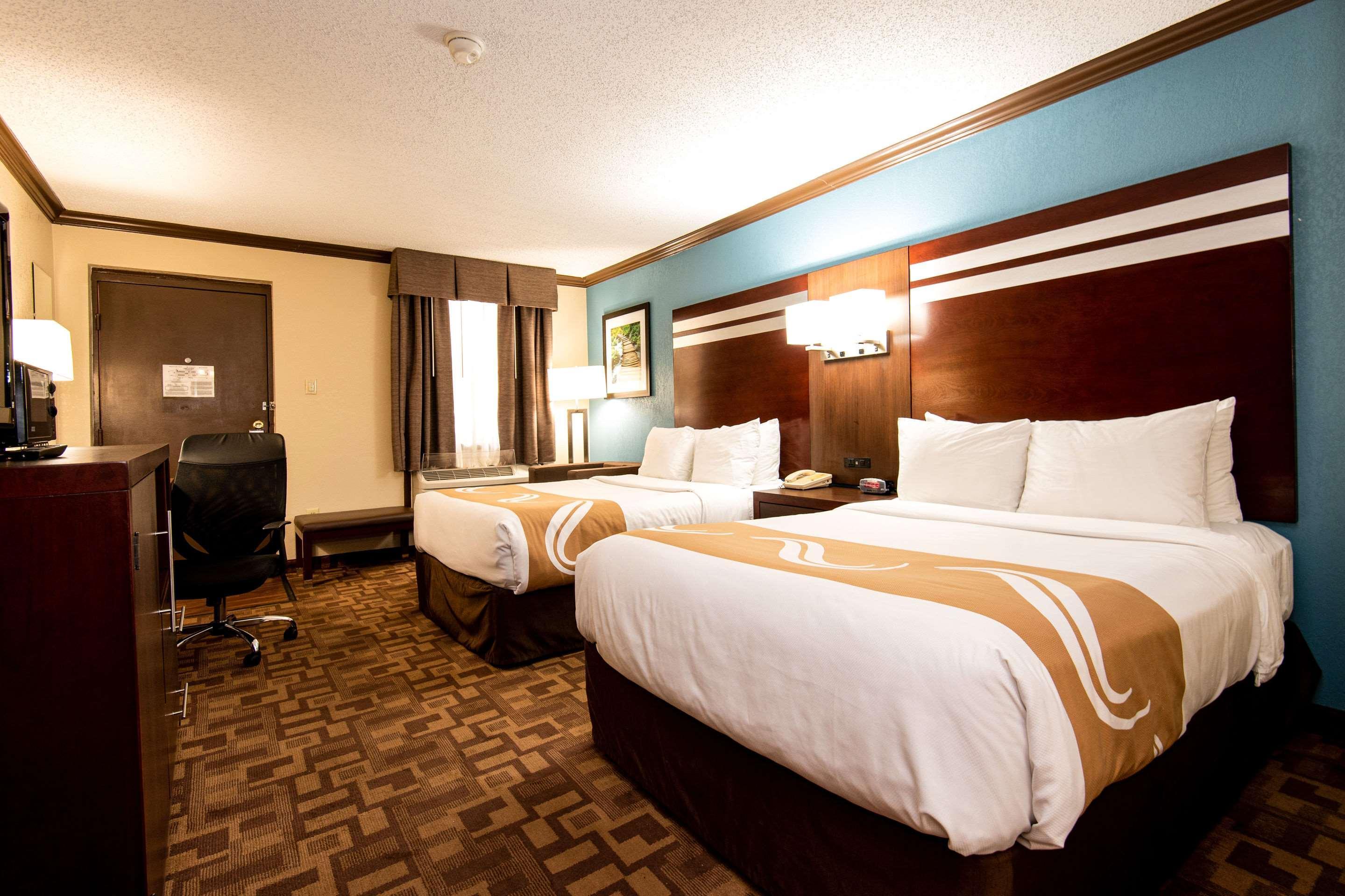 Quality Inn & Suites Quakertown-Allentown エクステリア 写真