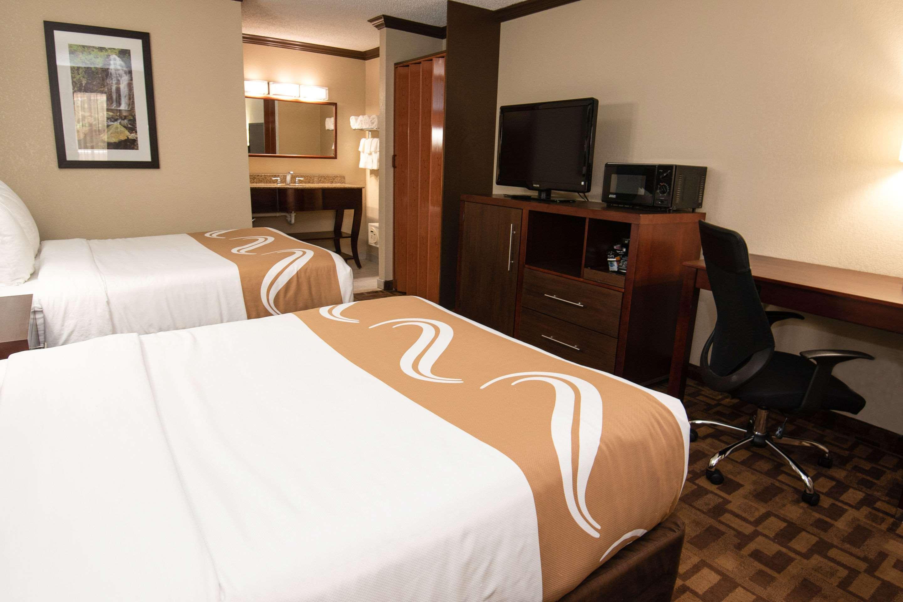 Quality Inn & Suites Quakertown-Allentown エクステリア 写真