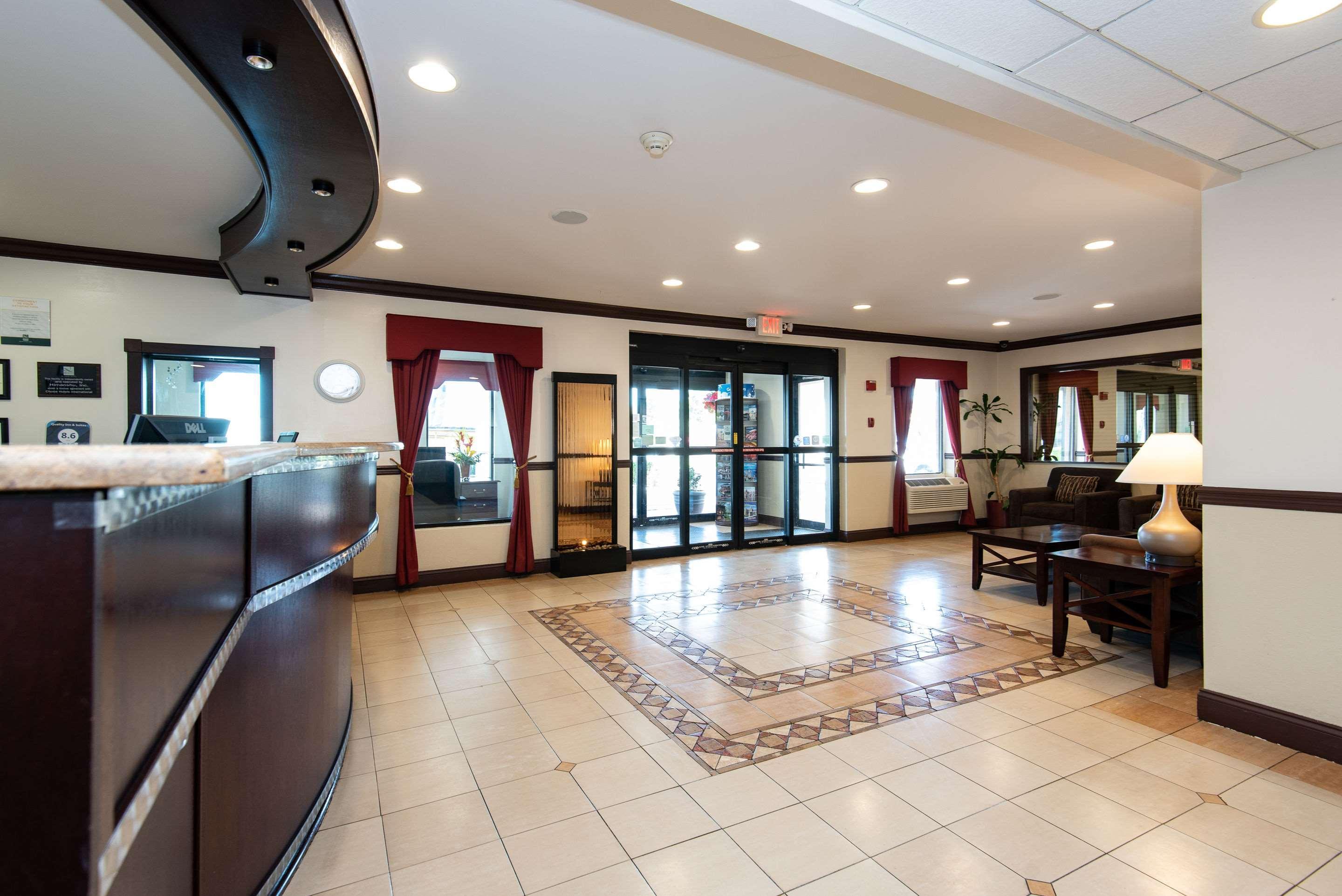 Quality Inn & Suites Quakertown-Allentown エクステリア 写真
