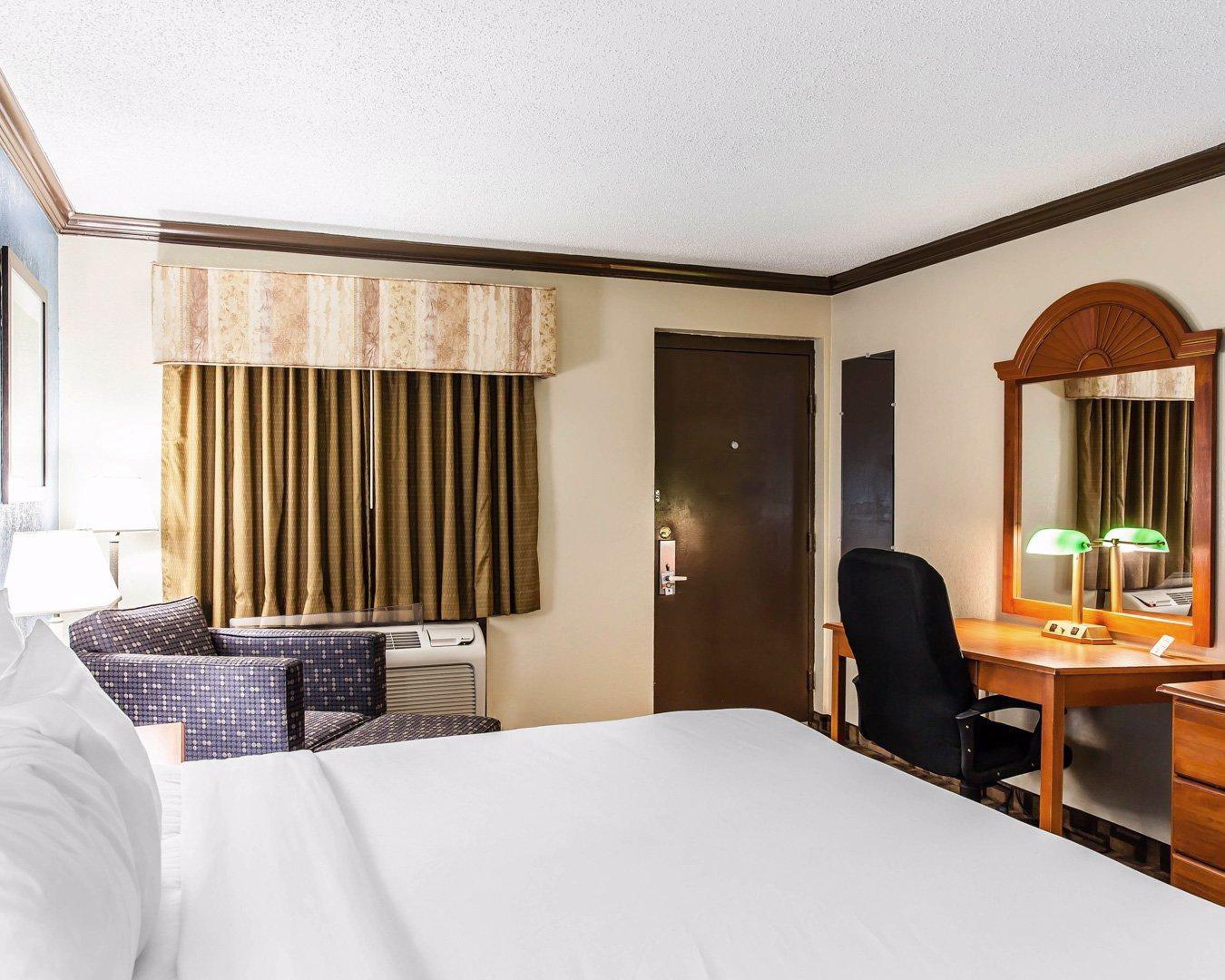 Quality Inn & Suites Quakertown-Allentown エクステリア 写真