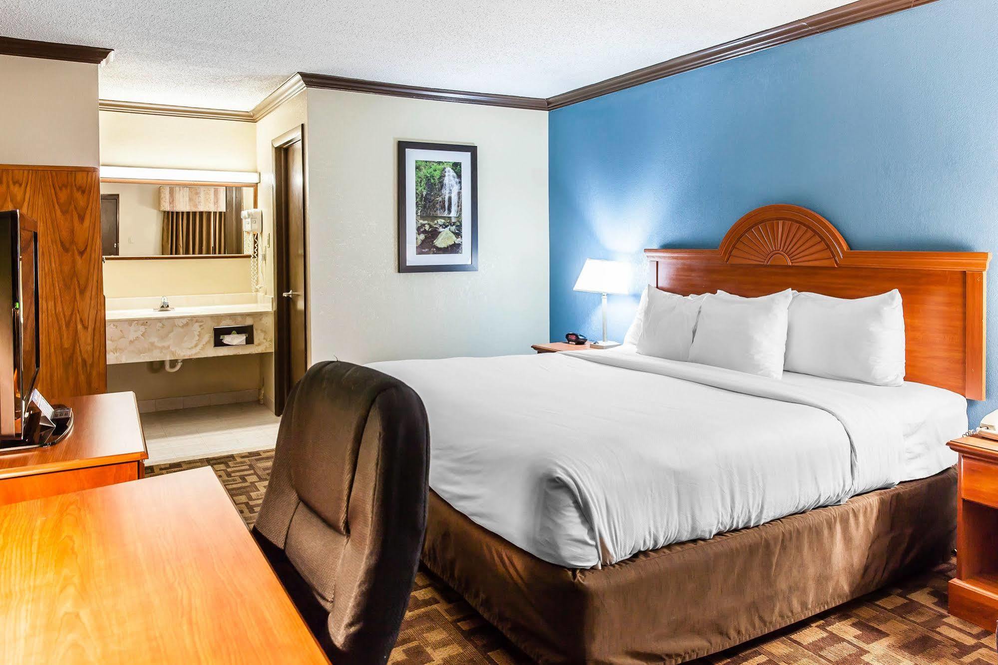 Quality Inn & Suites Quakertown-Allentown エクステリア 写真