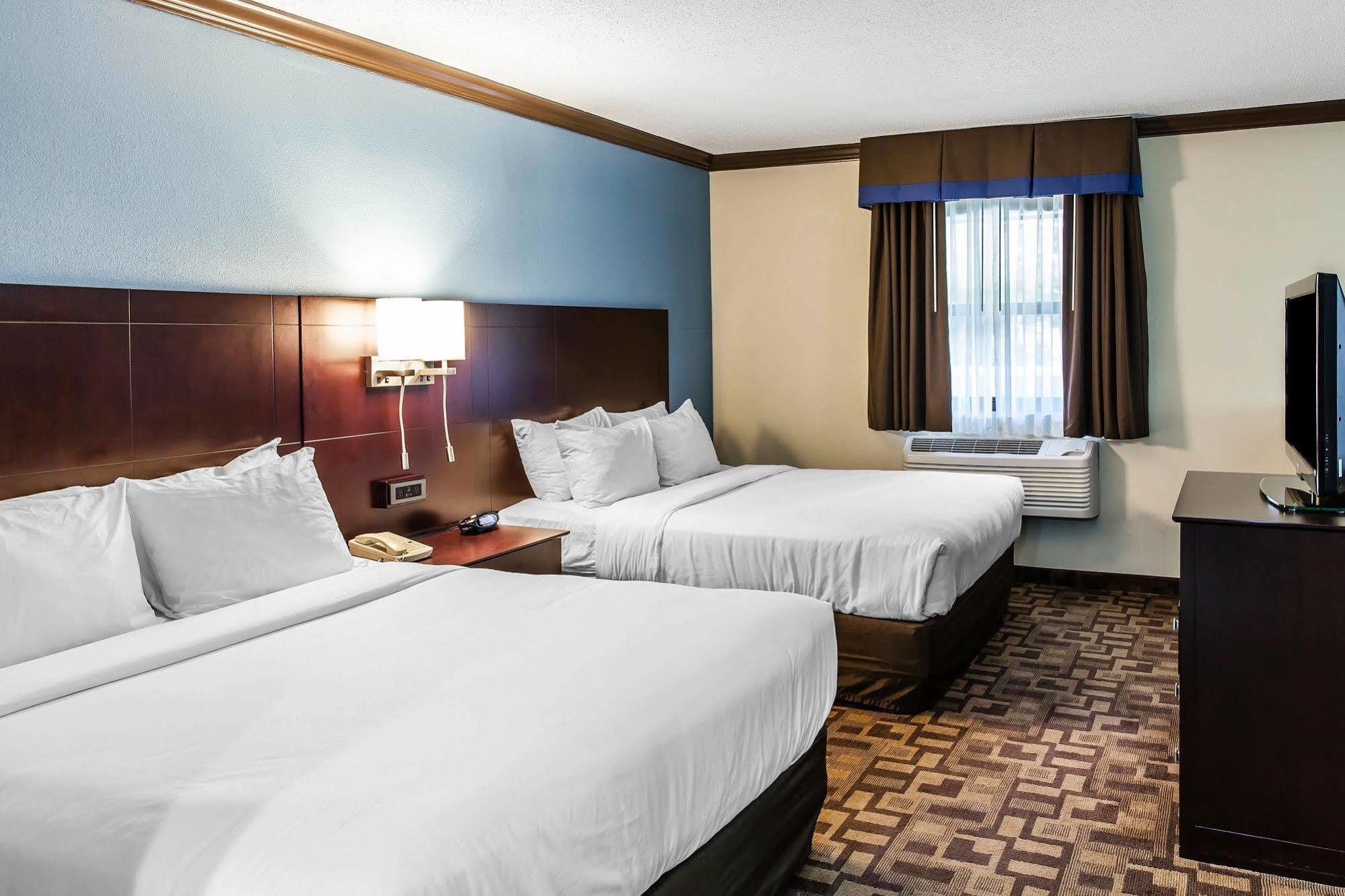 Quality Inn & Suites Quakertown-Allentown エクステリア 写真